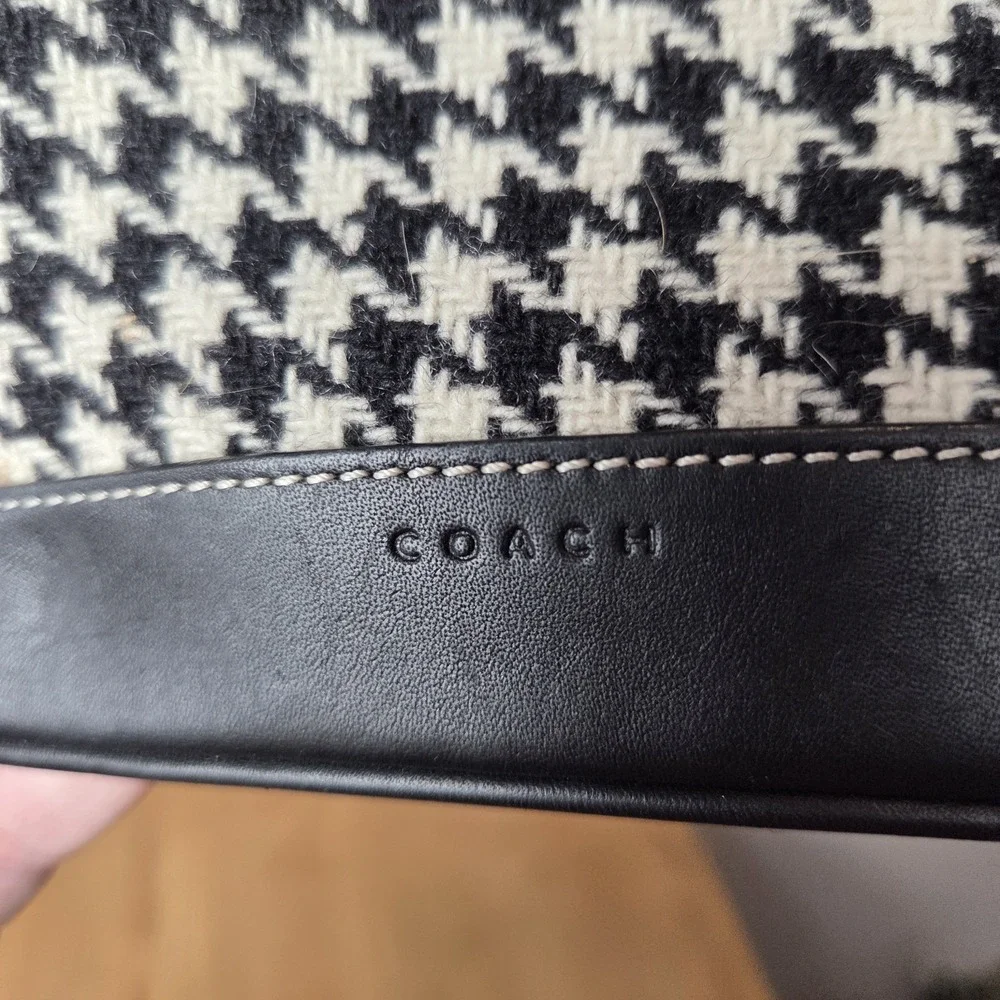 Coach Houndstooth Tweed Pouch Wristlet Black White Leather Trim Zip Y2K